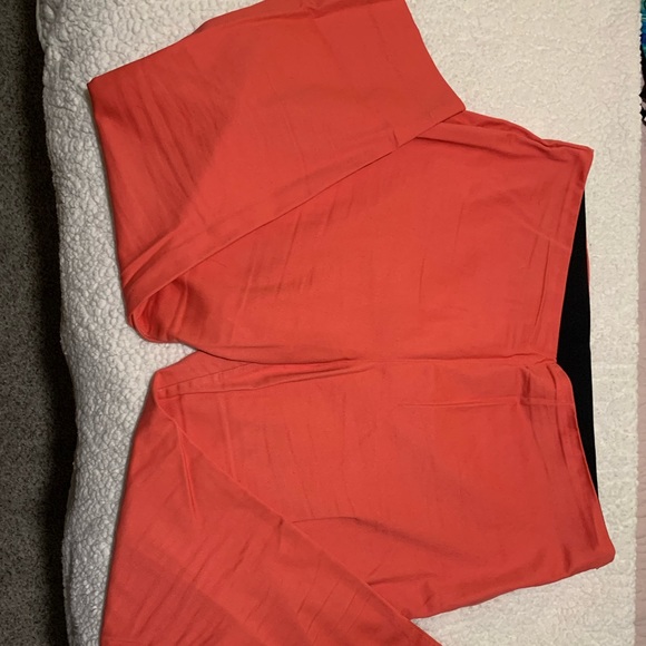Old navy apricot colored pant - Picture 2 of 6